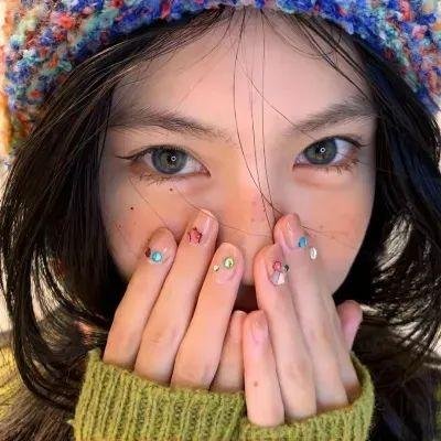 怕羞的黄莺